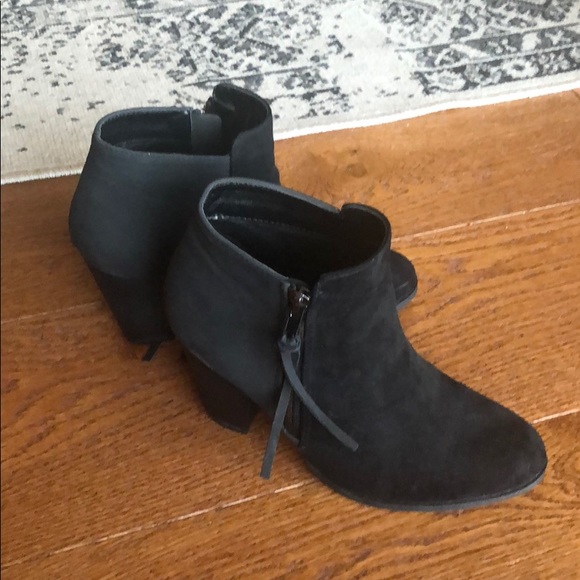 Lulus Shoes - Lulus black booties size 7